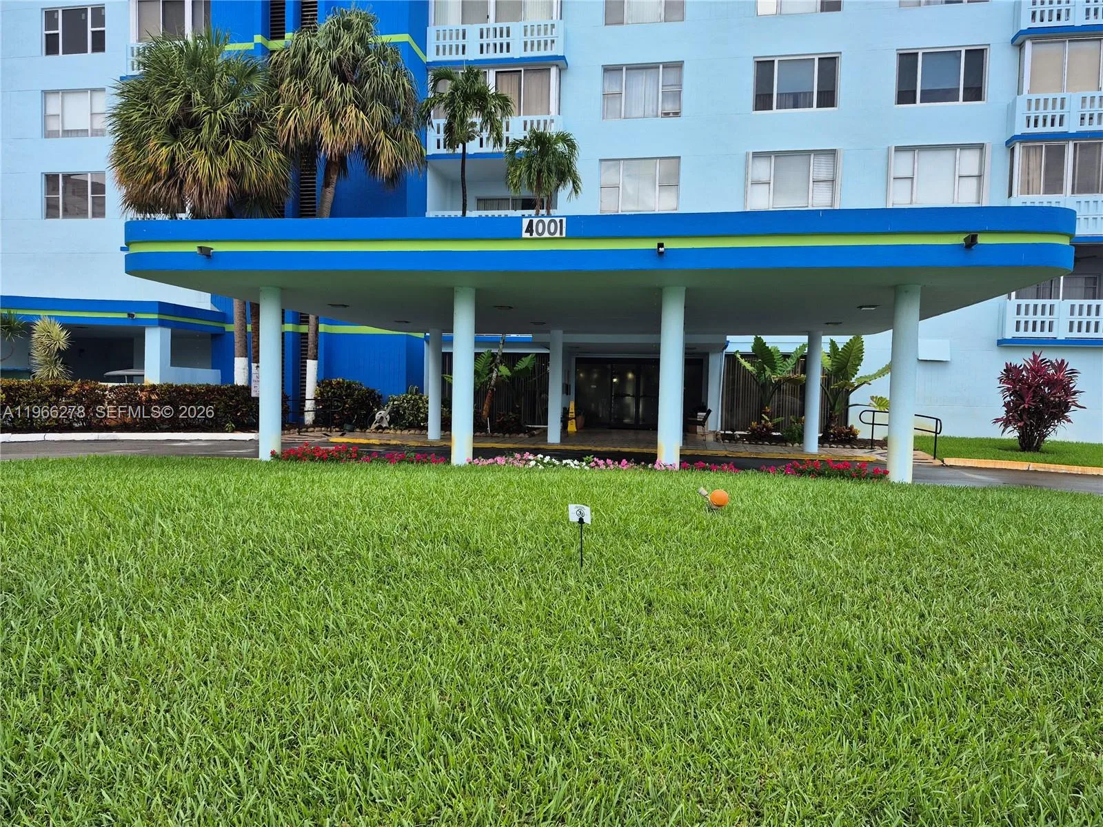 4001 Hillcrest Dr # 416, Hollywood, FL 33021