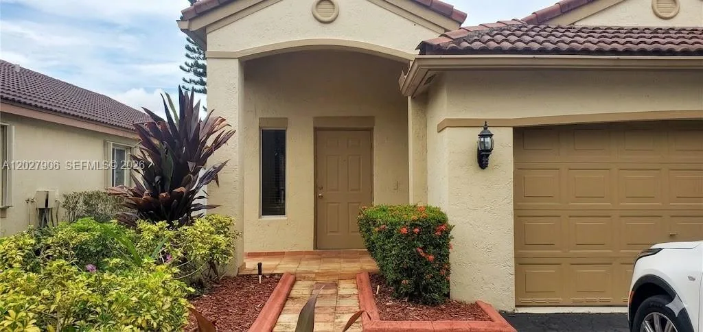 1455 Mira Vista Cir, Weston, FL 33327