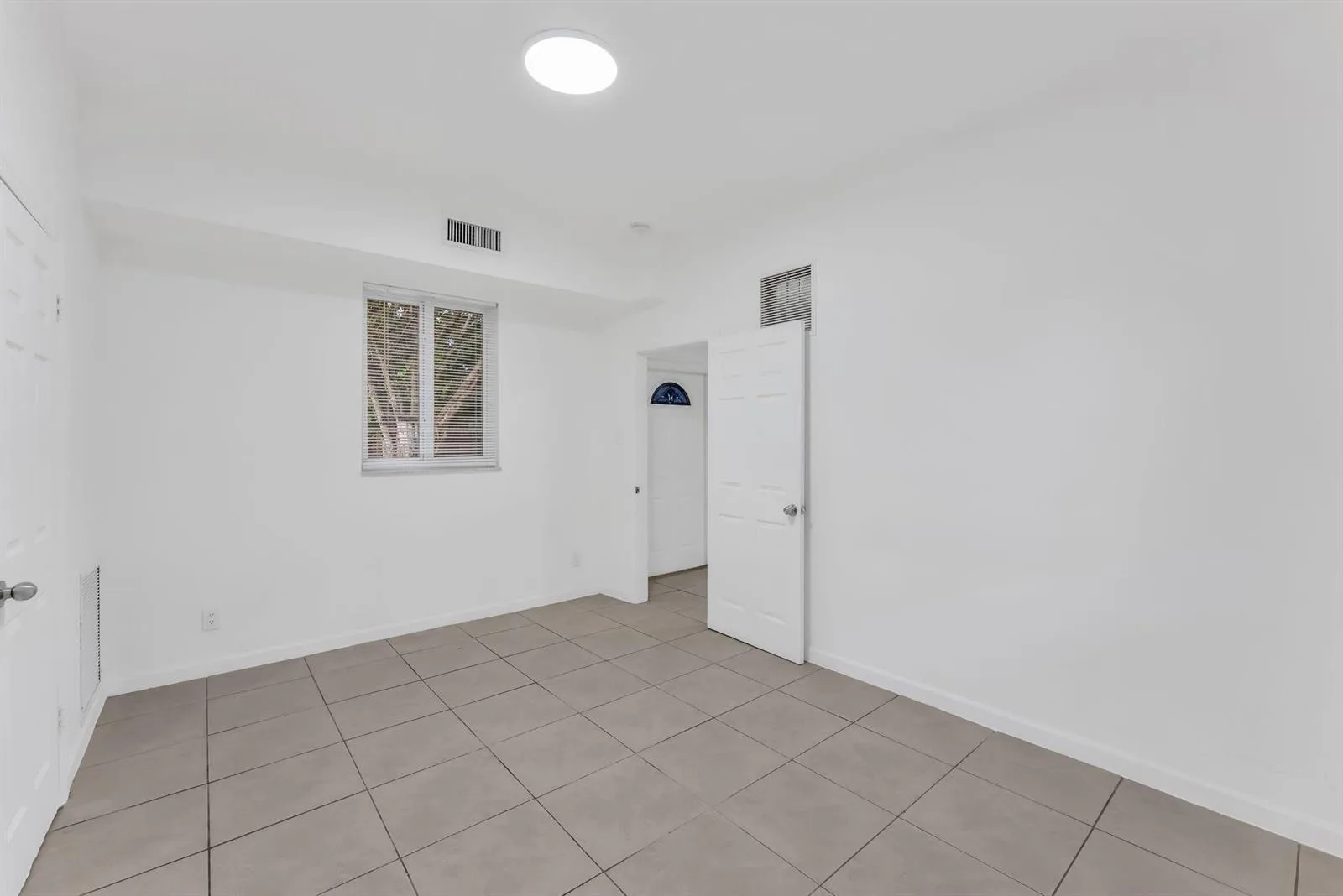 1340 NE 1st Avenue, Fort Lauderdale, FL 33304 photo 3