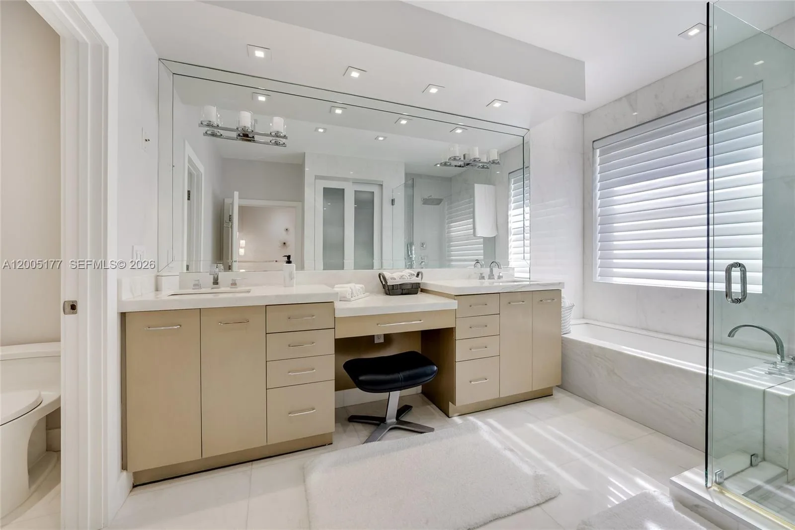 1366 W Harbor Vw W, Hollywood, FL 33019 photo 12