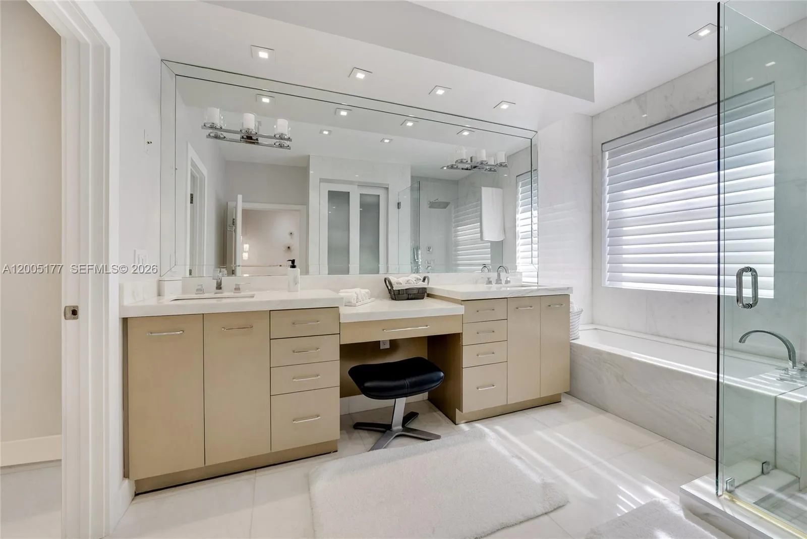 1366 W Harbor Vw W, Hollywood, FL 33019 photo 13