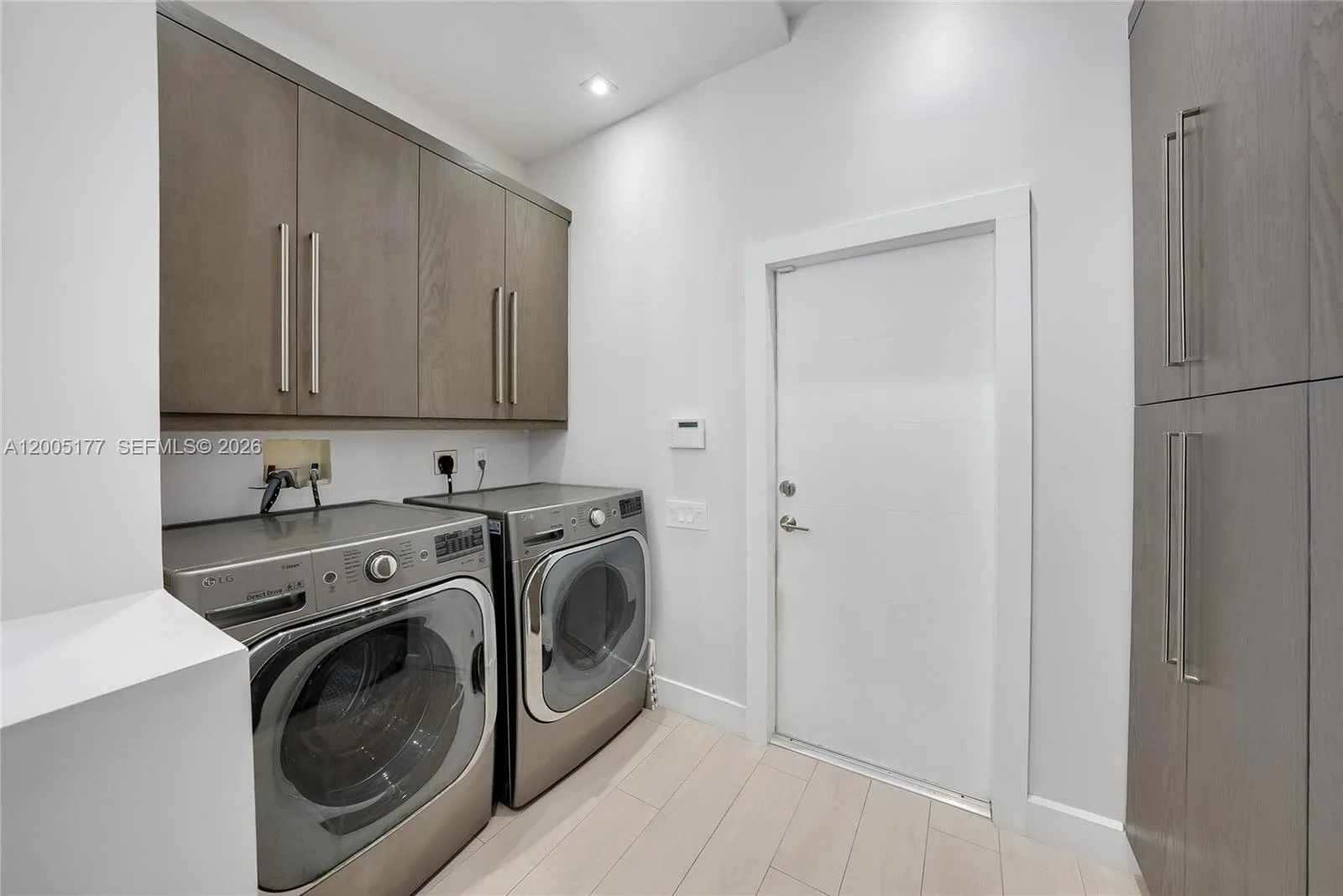1366 W Harbor Vw W, Hollywood, FL 33019 photo 8