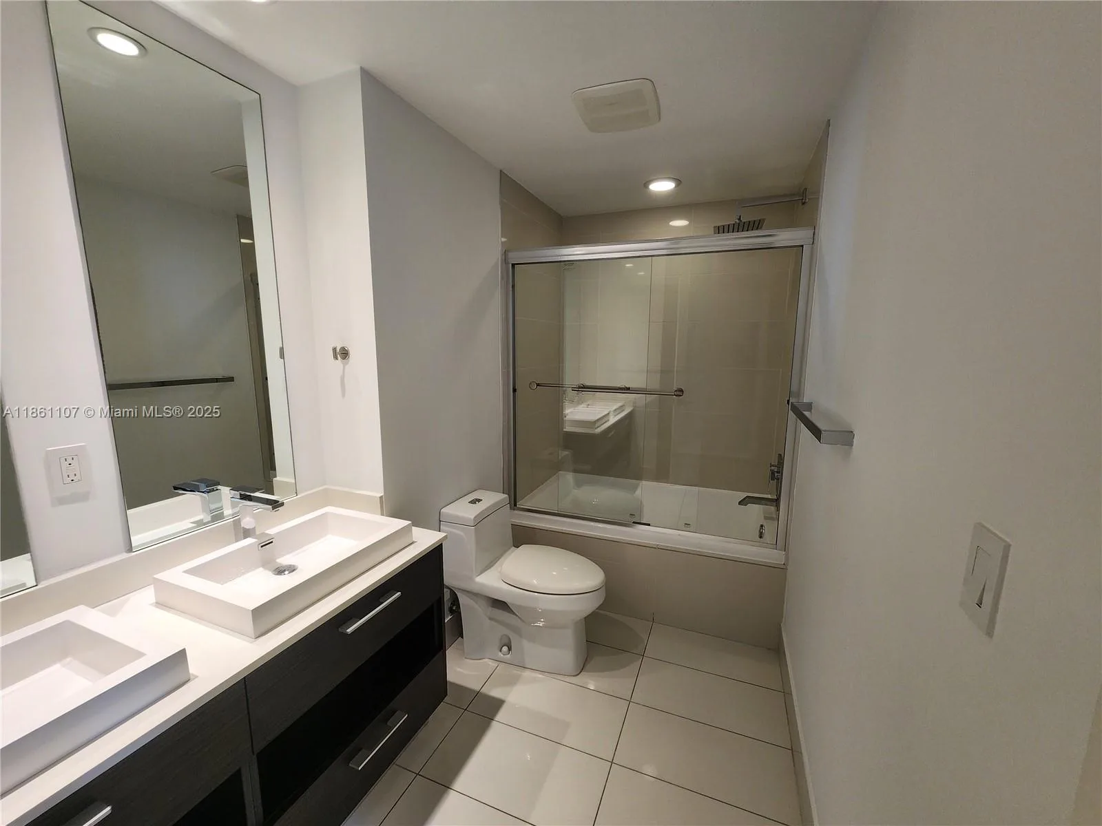 55 SW 9th St # 1402, Miami, FL 33130 photo 11