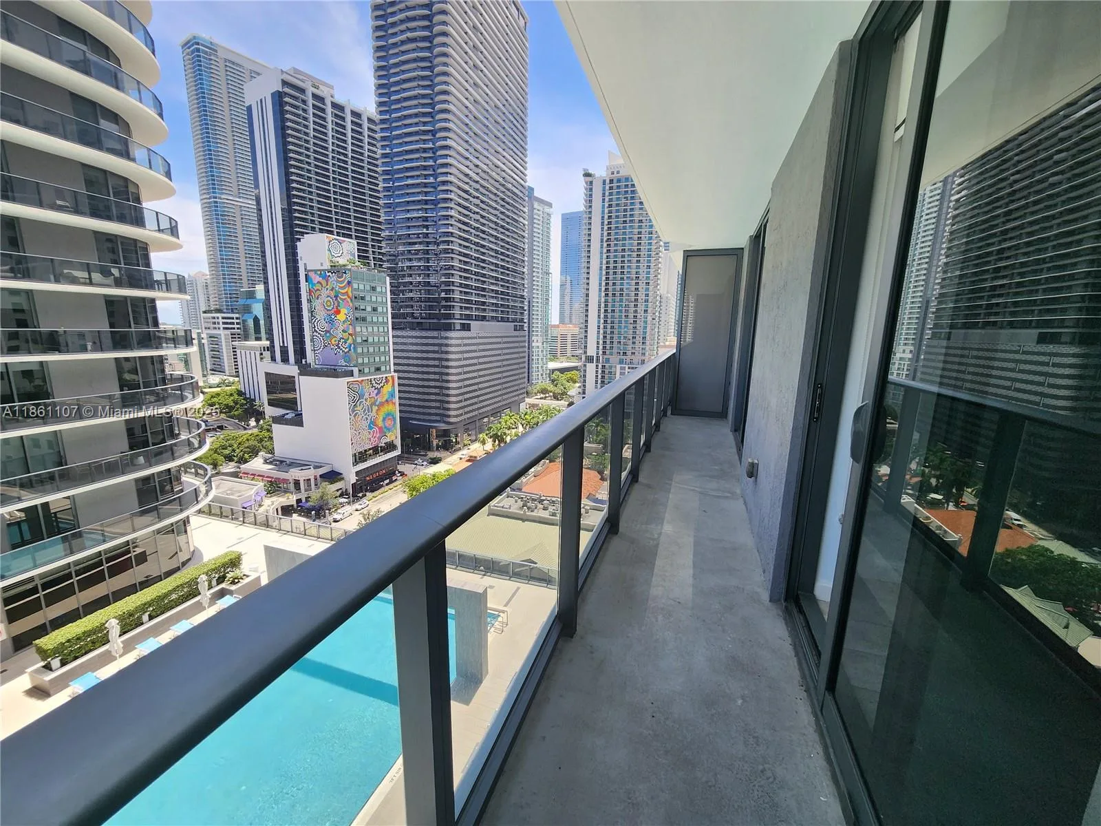 55 SW 9th St # 1402, Miami, FL 33130 photo 2