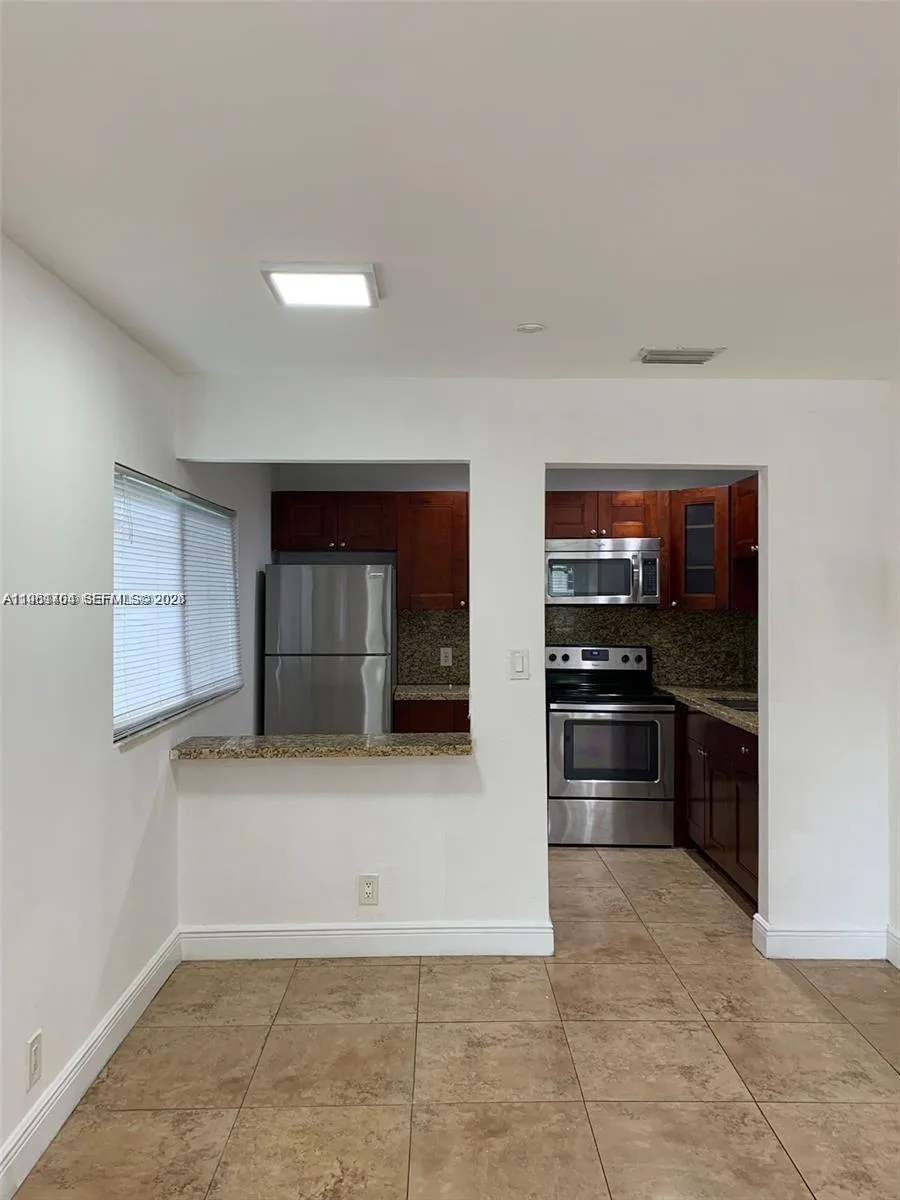 8704 NW 38th Dr, Coral Springs, FL 33065 photo 12