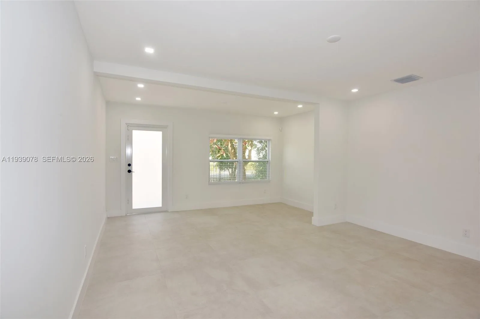 1084 NW 66th St, Miami, FL 33150 photo 12