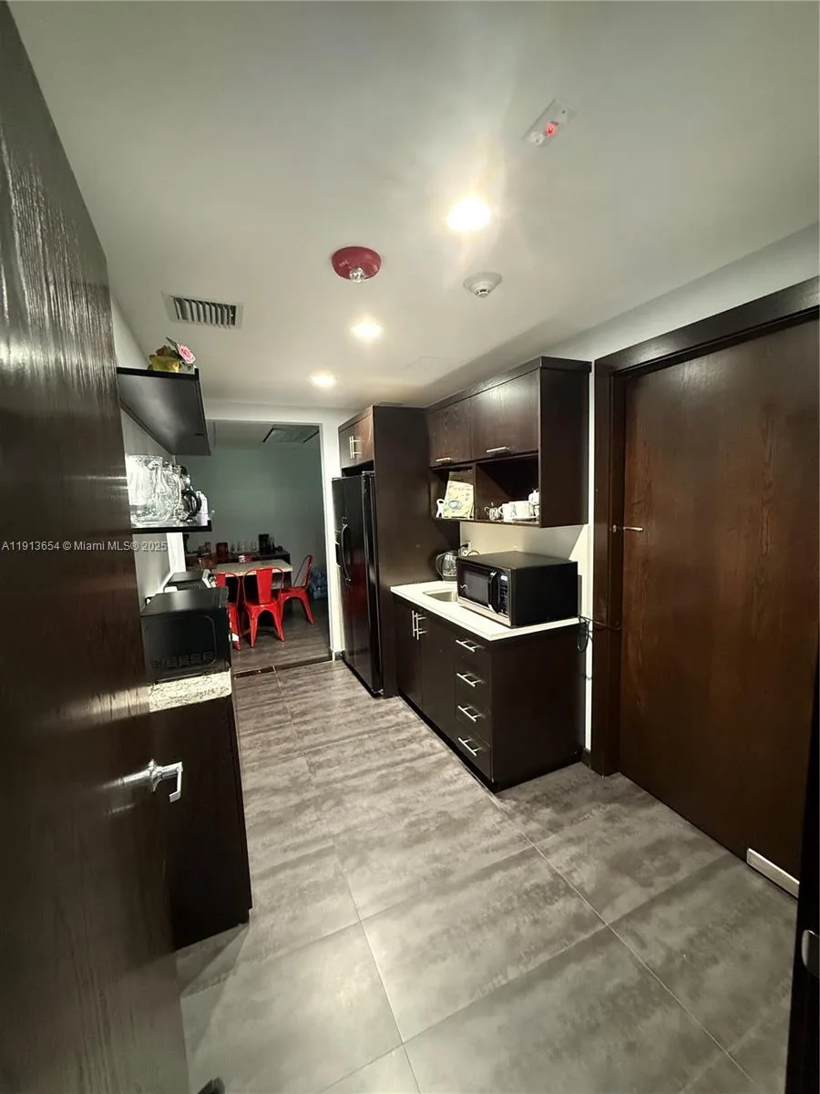 9450 SW 72nd St, Miami, FL 33173 photo 7