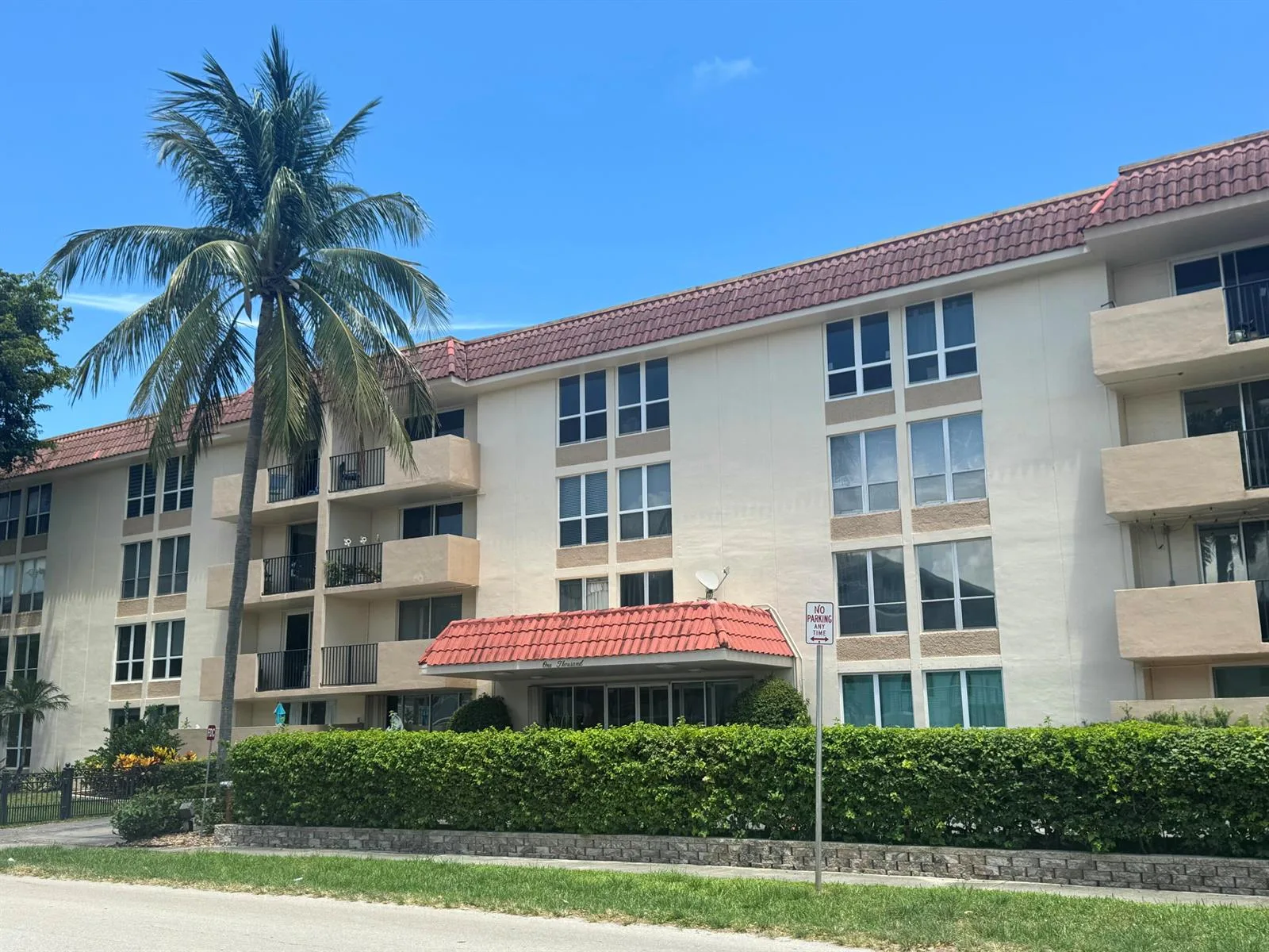 1000 Spanish River Road # 3b, Boca Raton, FL 33432