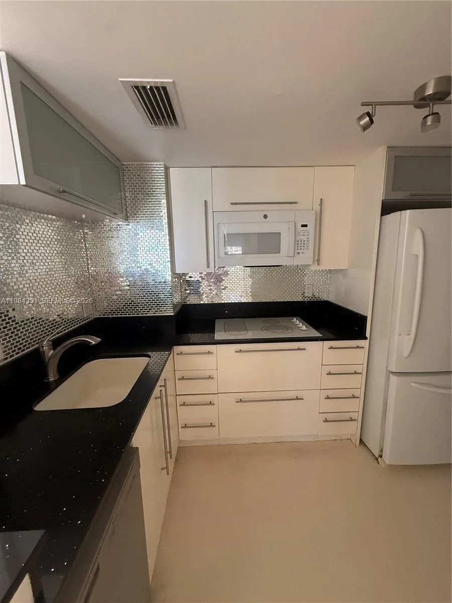 770 Claughton Island Dr # 1611, Miami, FL 33131 photo 3