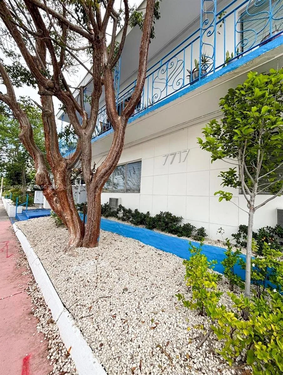 7717 Byron Ave, Miami Beach, FL 33141 photo 5