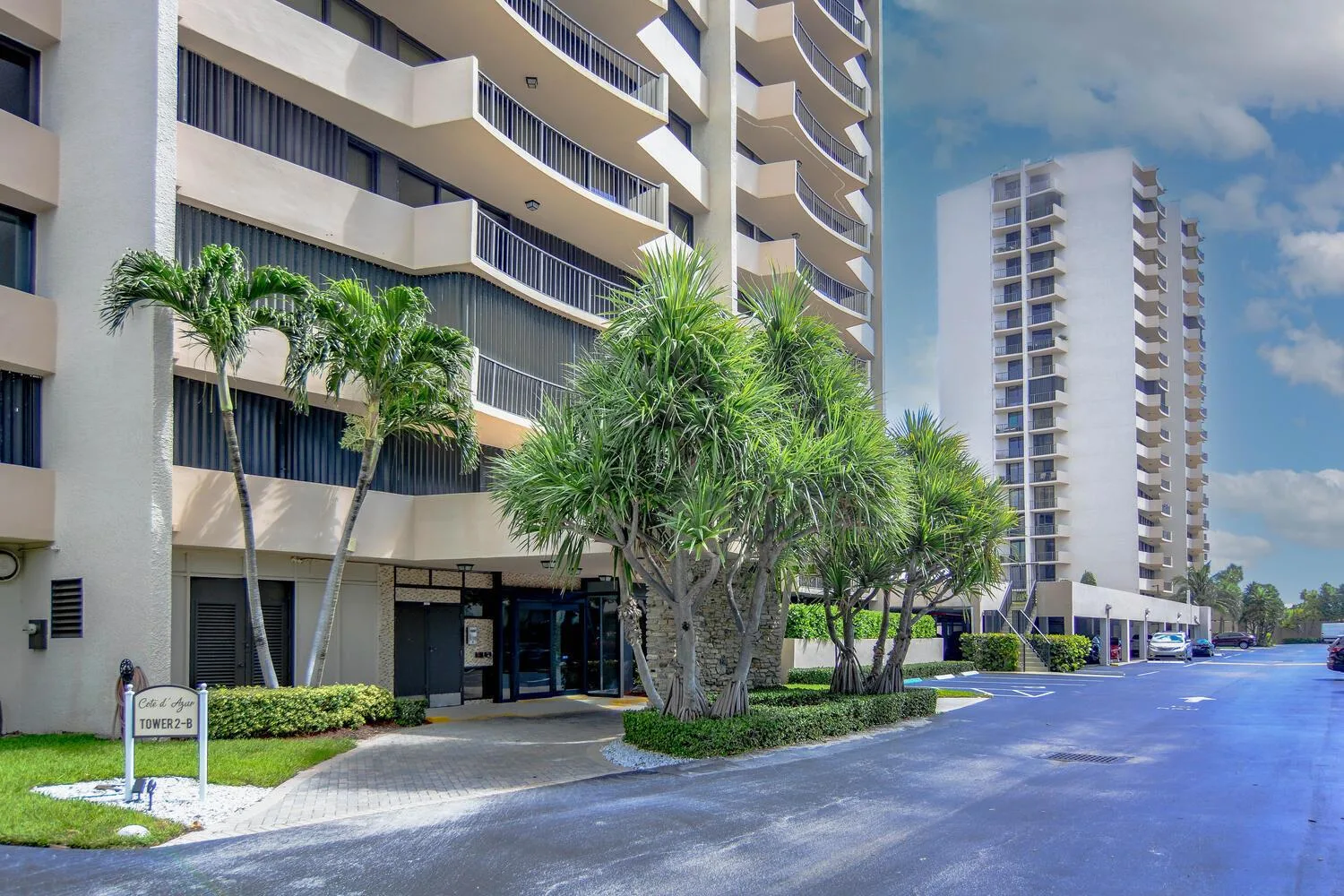 4200 N Ocean Drive # 2-605, Singer Island, FL 33404
