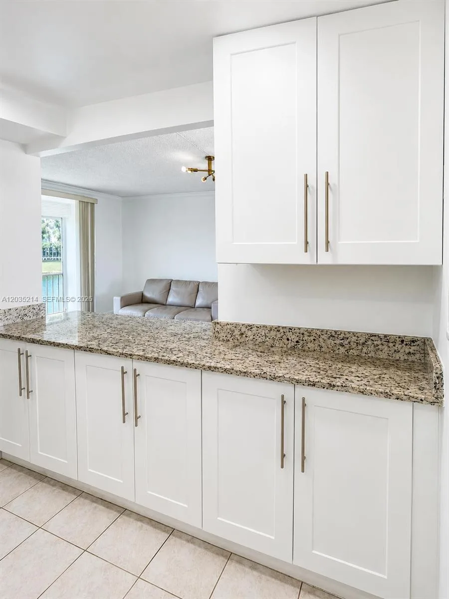 2999 Point East Dr # C301, Aventura, FL 33160 — zdjęcie 5