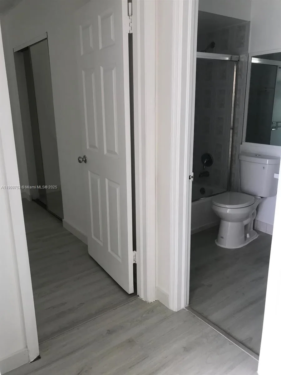438 NE 210th Cir Ter # 203-4B, Miami, FL 33179 photo 9