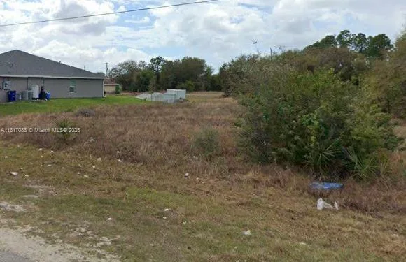 332/334 Gretchen Ave S, Lehigh Acres, FL 33973 photo 2