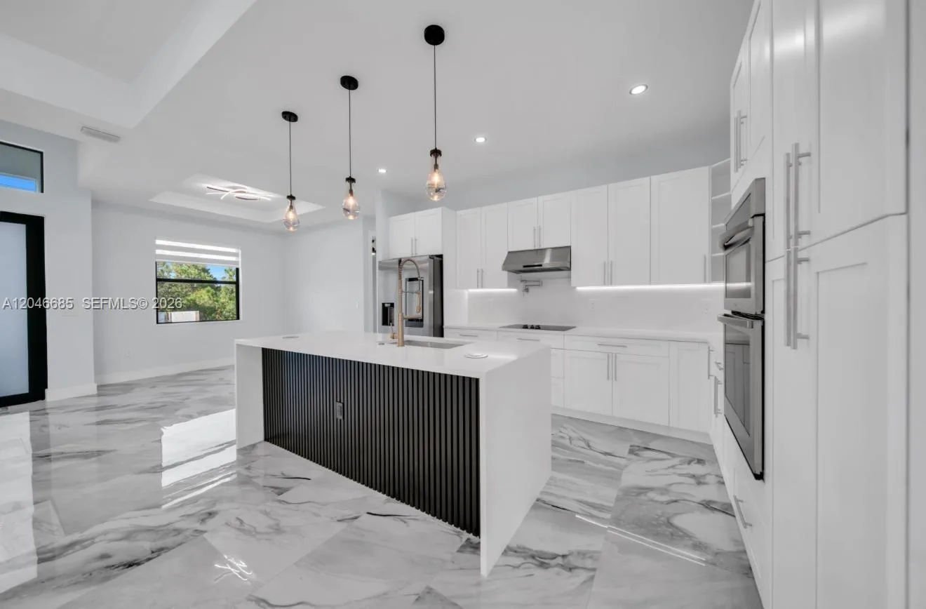 204 E 10th St, Lehigh Acres, FL 33972