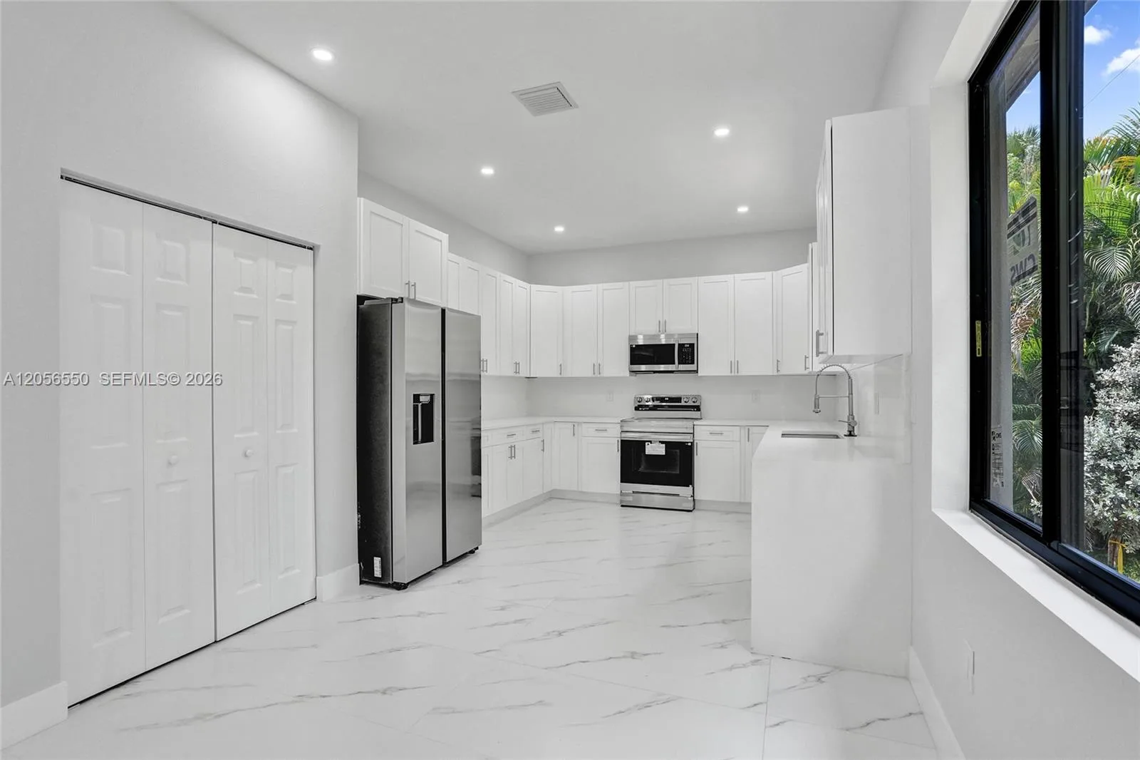 2445 SW 43rd Ter, Fort Lauderdale, FL 33317 photo 5