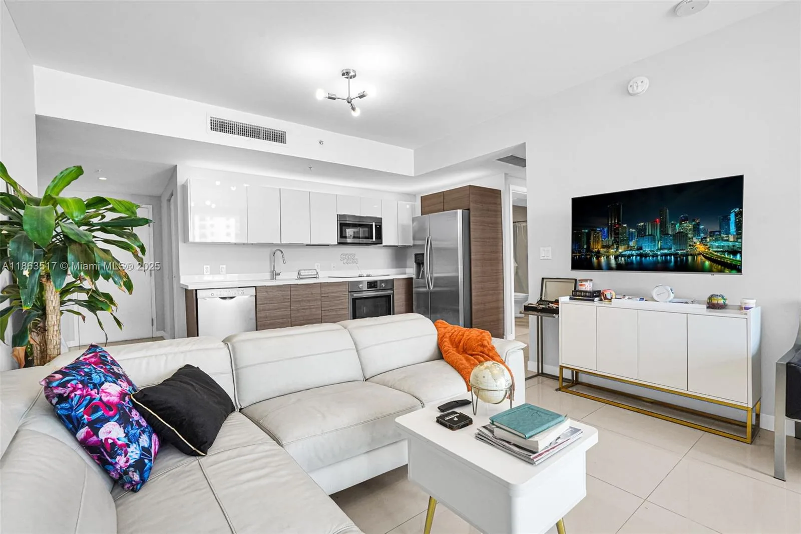 1010 SW 2nd Ave # 1010, Miami, FL 33130 photo 9