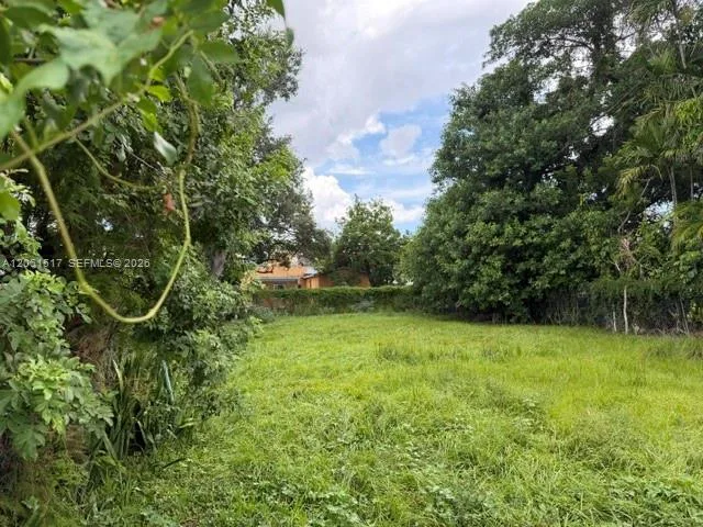 1036 NW 31st St, Miami, FL 33127 photo 2