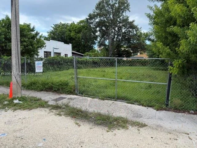 1036 NW 31st St, Miami, FL 33127 photo 4