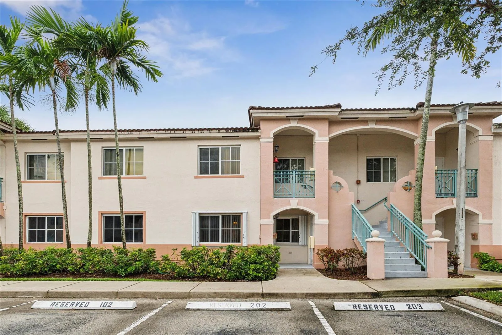 2173 NW 78th Avenue, Pembroke Pines, FL 33024