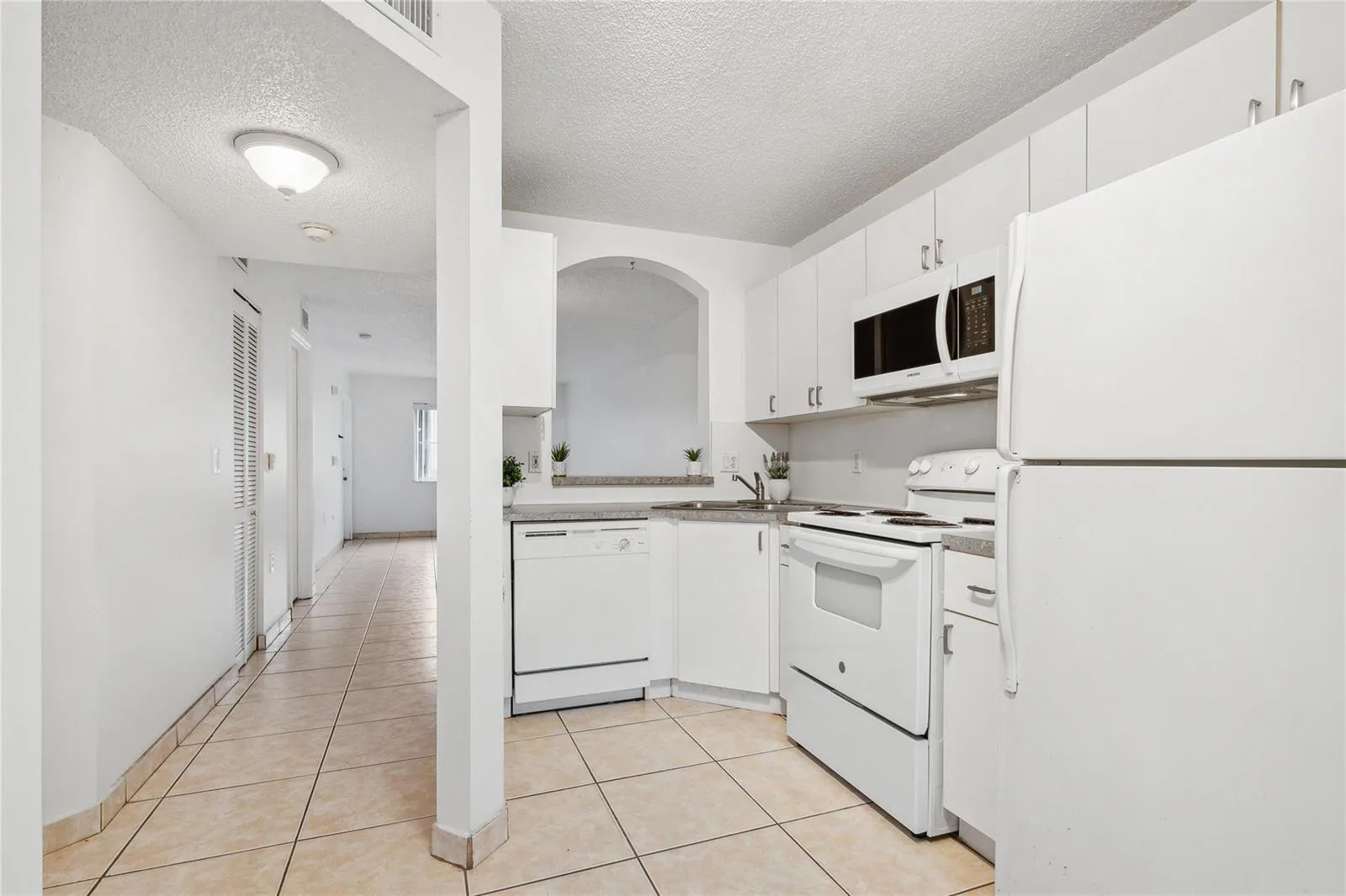 2173 NW 78th Avenue, Pembroke Pines, FL 33024 photo 3