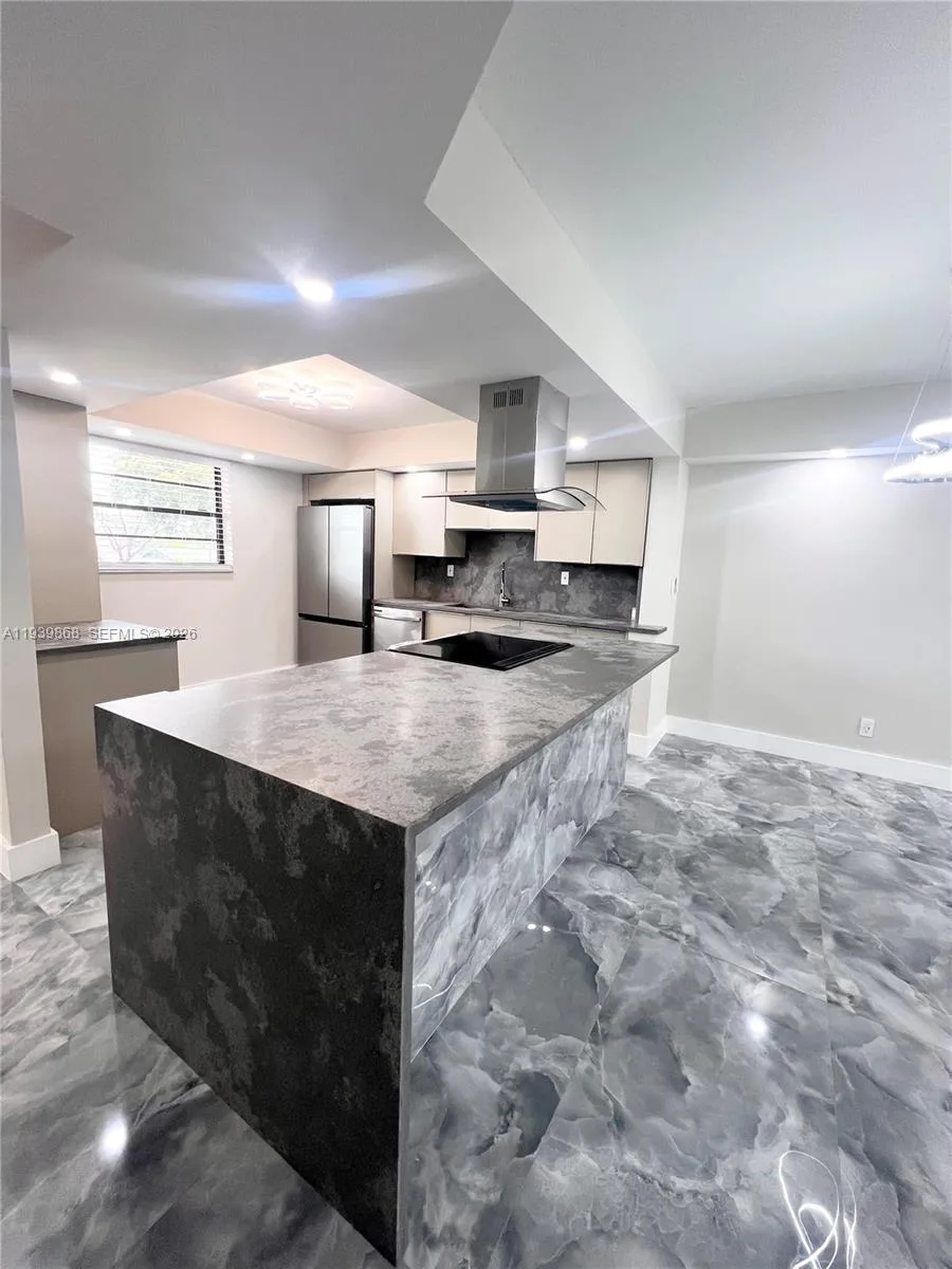 4930 E Sabal Palm Blvd # 206, Tamarac, FL 33319