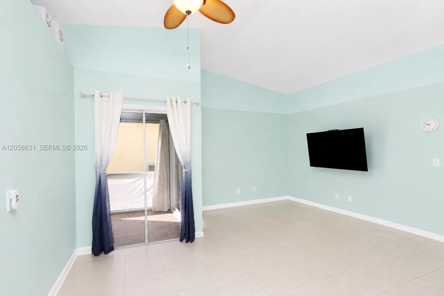 527 SE 21st Dr, Homestead, FL 33033 photo 4