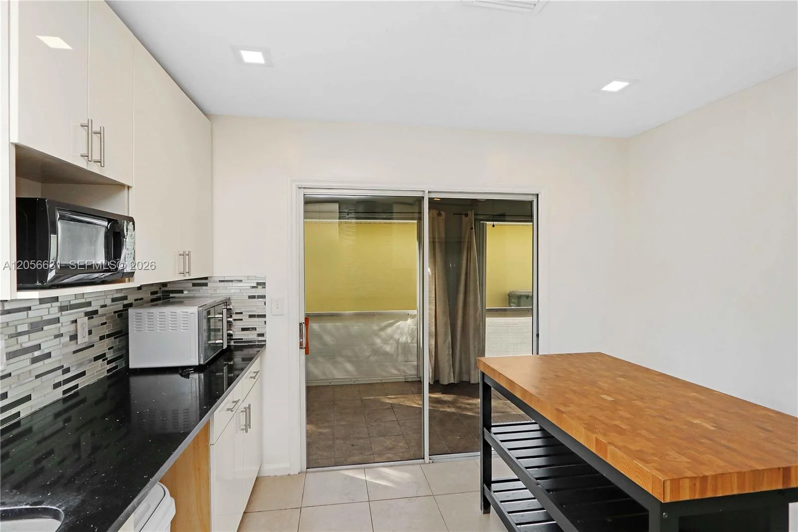 527 SE 21st Dr, Homestead, FL 33033 photo 9