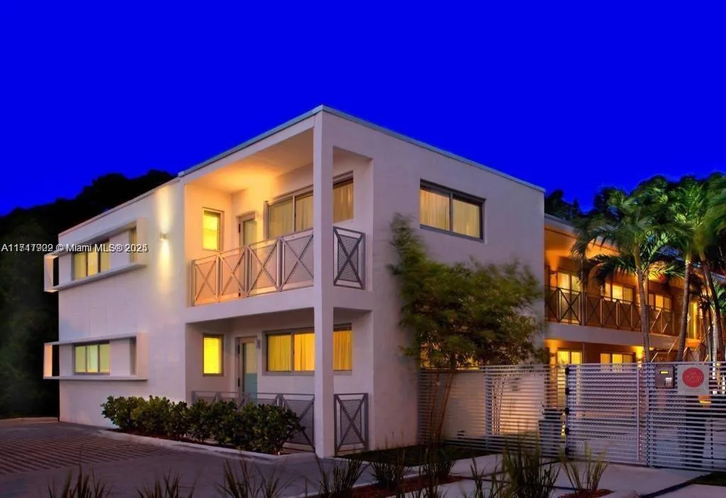 1816 Meridian Ave # 13, Miami Beach, FL 33139