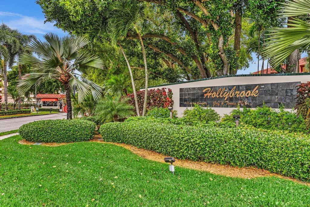 671 S Hollybrook Dr # 209, Pembroke Pines, FL 33025