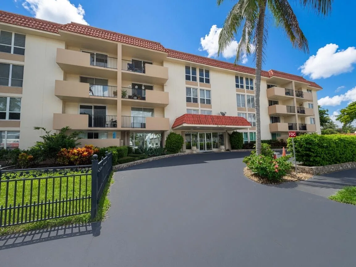 1000 Spanish River Road # 4p, Boca Raton, FL 33432