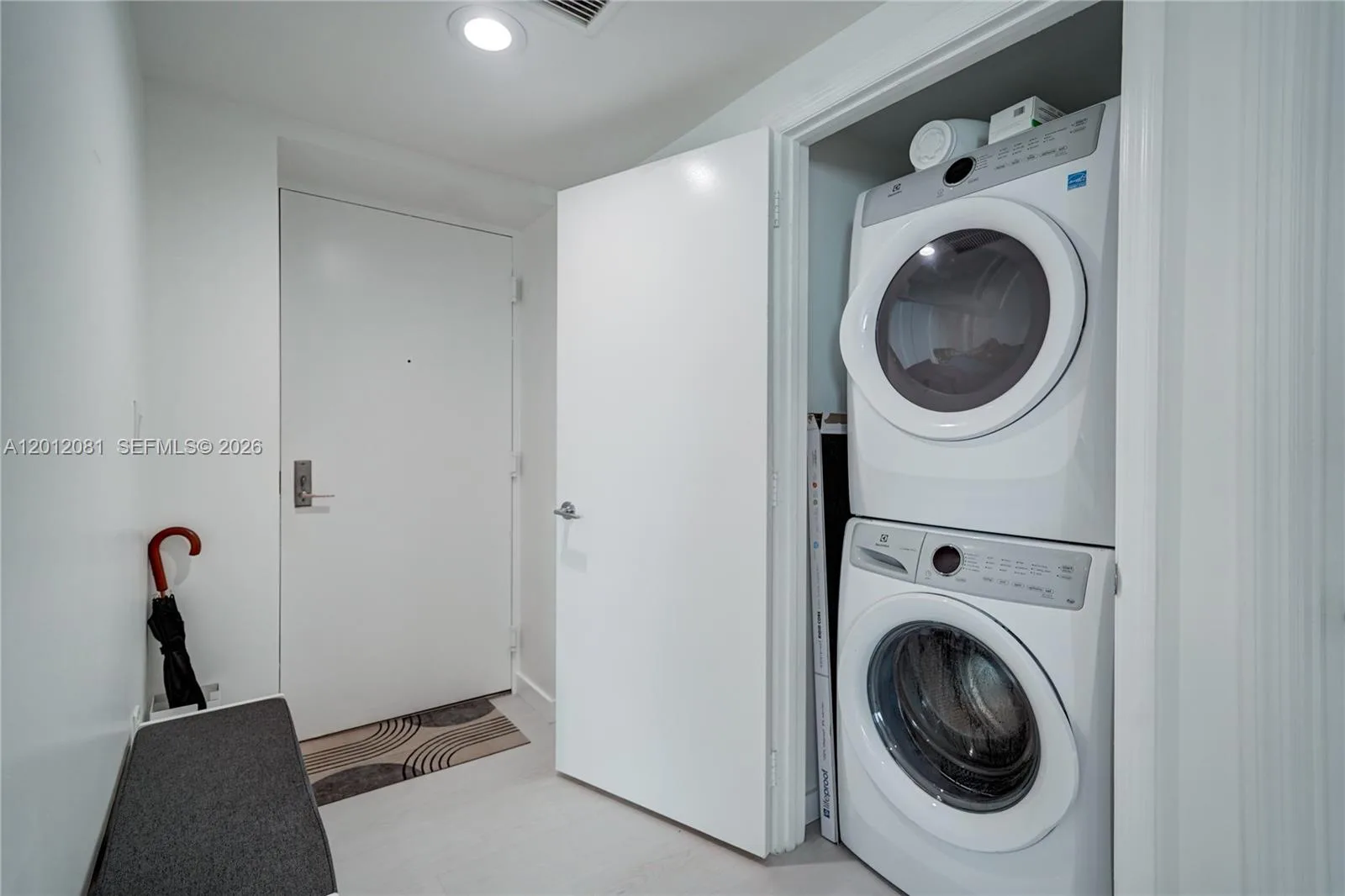 500 Brickell Ave # 3807, Miami, FL 33131 photo 13