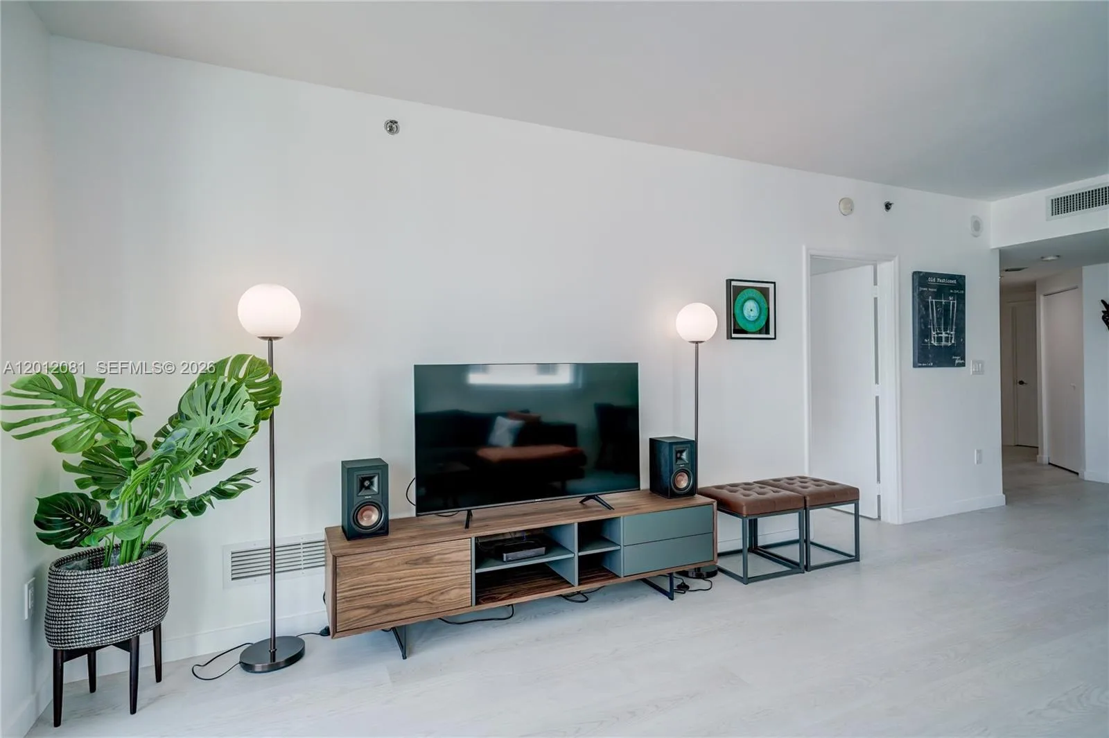 500 Brickell Ave # 3807, Miami, FL 33131 photo 5