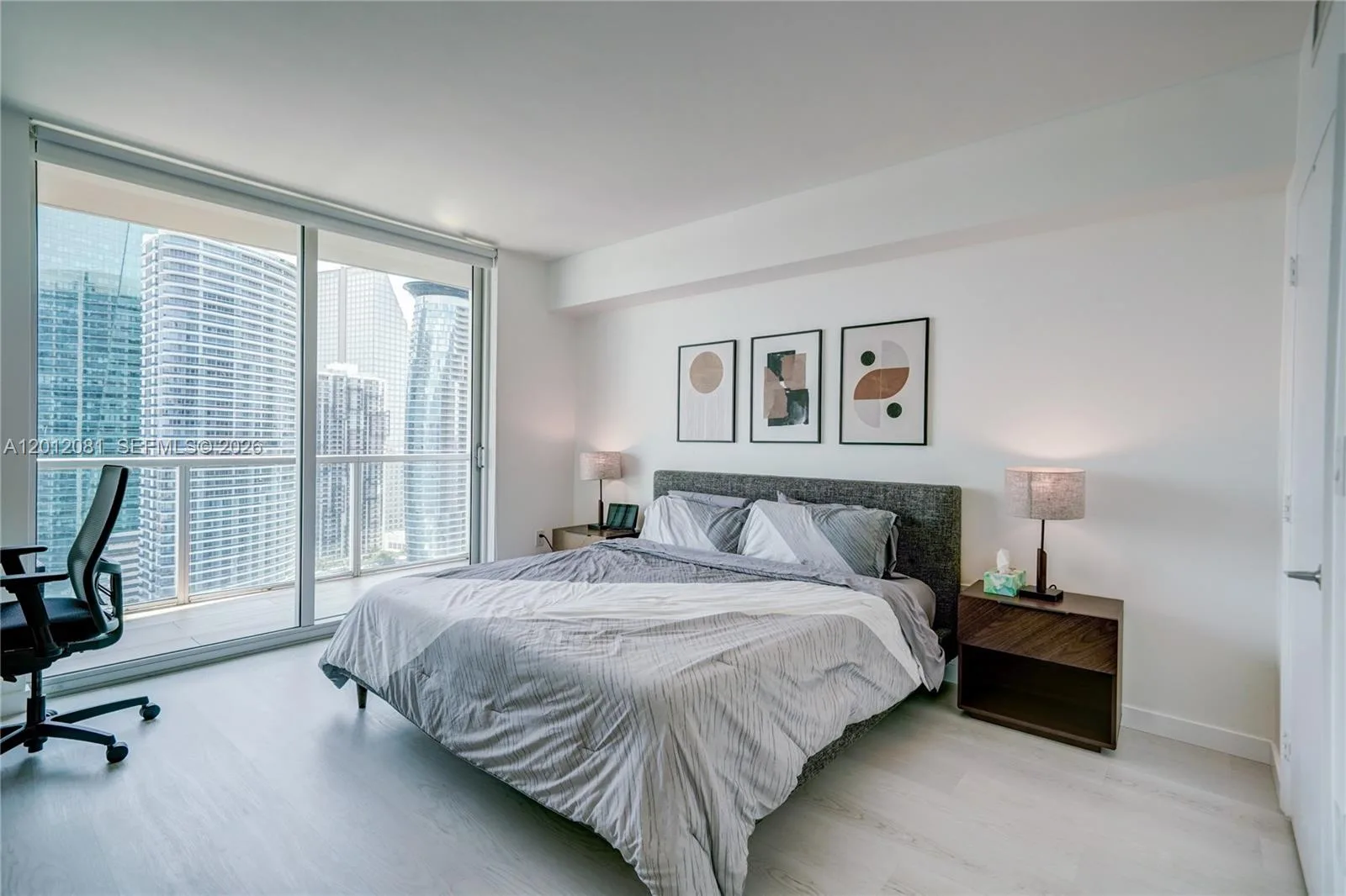 500 Brickell Ave # 3807, Miami, FL 33131 photo 6