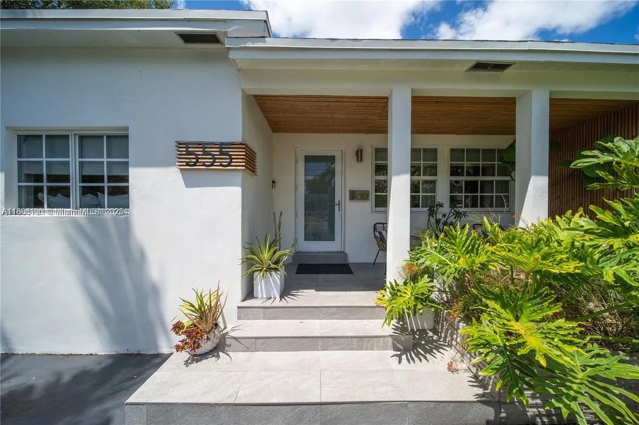 555 NE 127th Street, North Miami, FL 33161