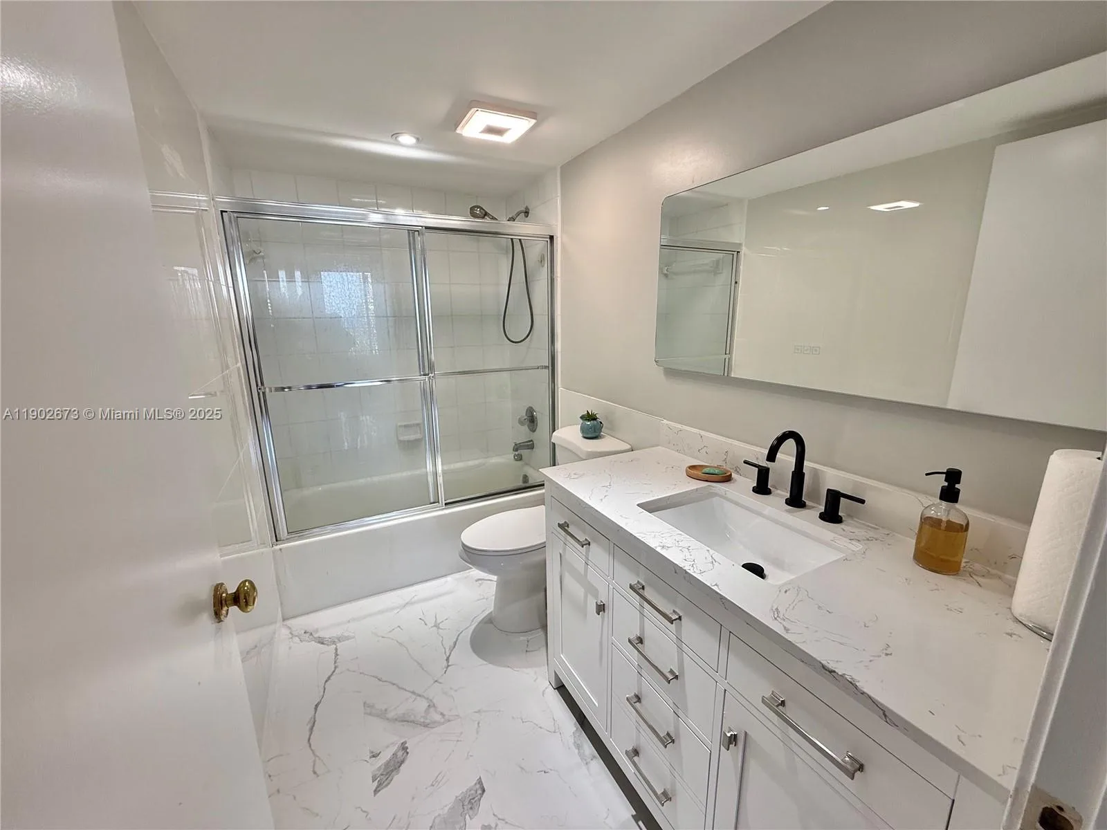 290 174th St # 2010, Sunny Isles Beach, FL 33160 photo 3