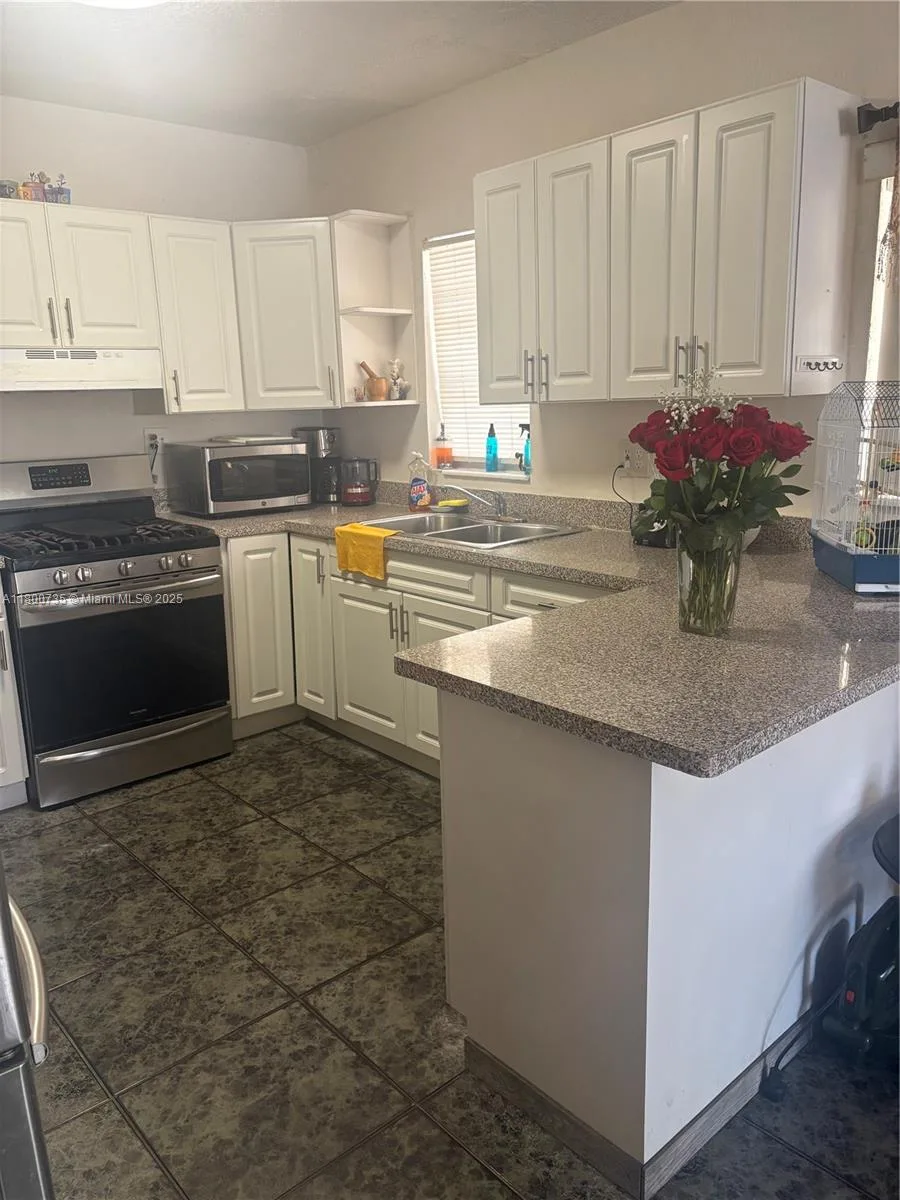 2530 Washington St, Hollywood, FL 33020 photo 8