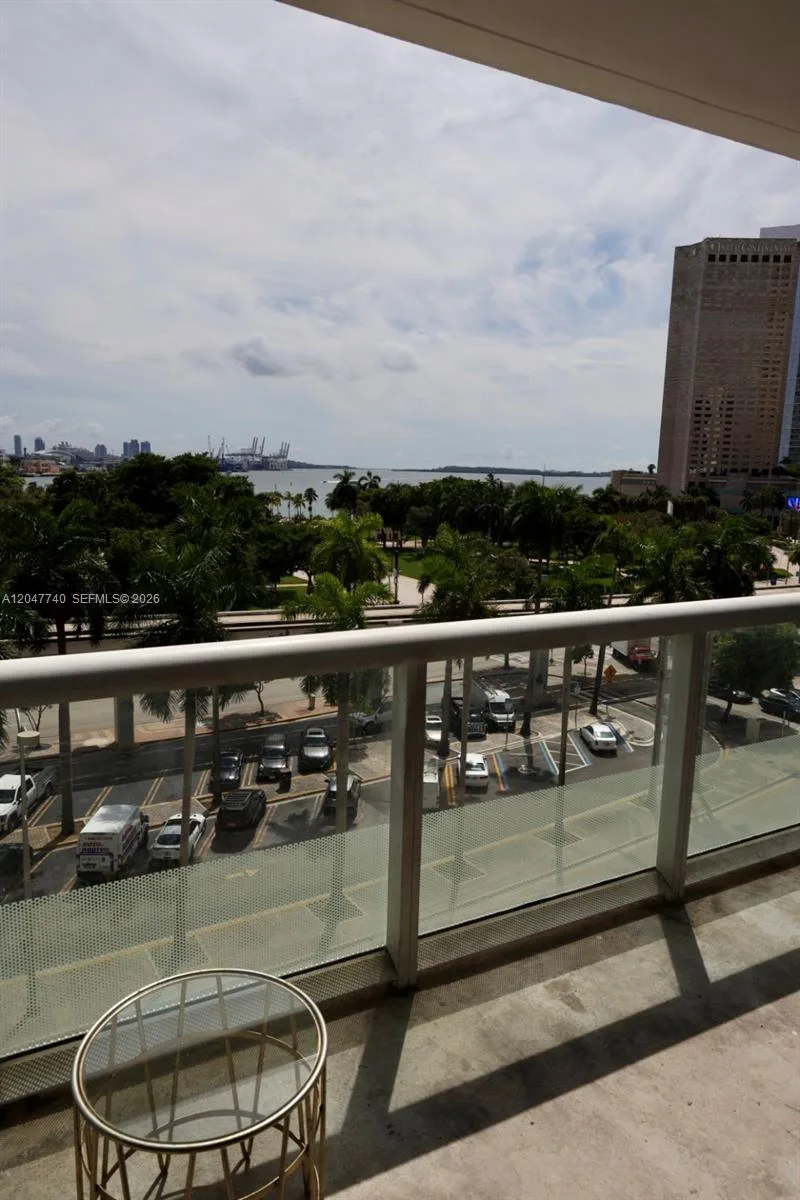 50 Biscayne Blvd # 606, Miami, FL 33132 photo 4