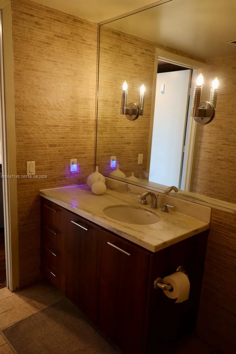 50 Biscayne Blvd # 606, Miami, FL 33132 photo 6
