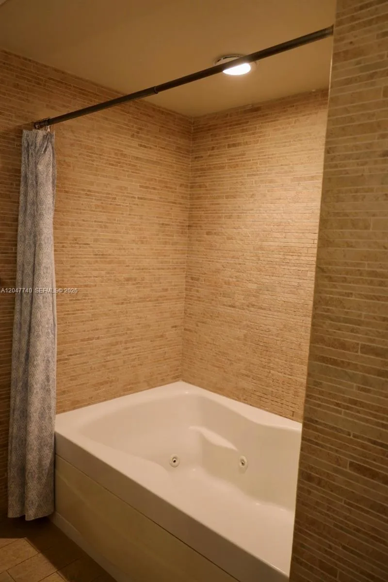 50 Biscayne Blvd # 606, Miami, FL 33132 photo 8