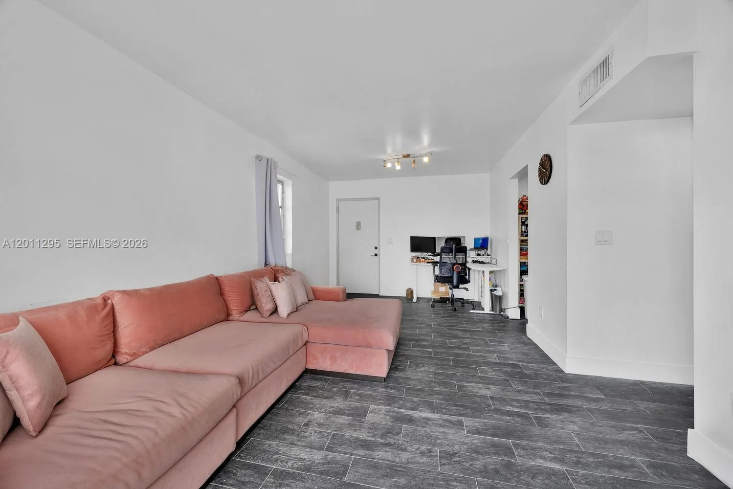1051 SW 1st St # 401, Miami, FL 33130 photo 5