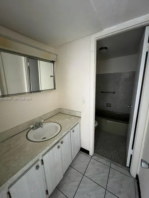 7125 Dickens Ave # 4, Miami Beach, FL 33141 photo 5