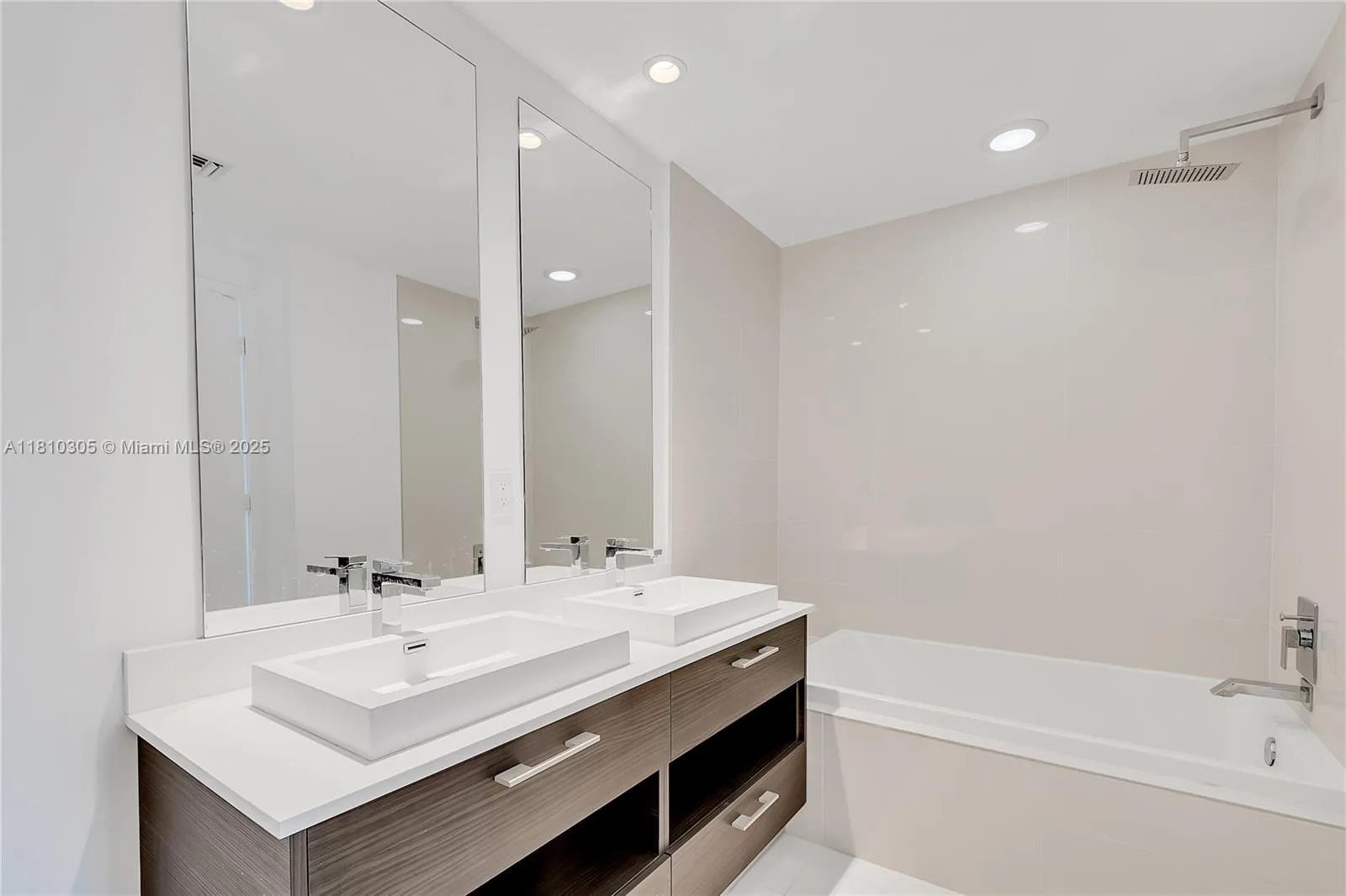 45 SW 9th St # 2105, Miami, FL 33130 photo 11