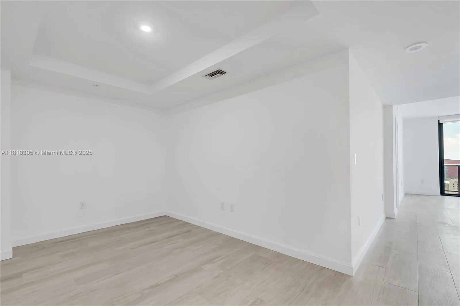 45 SW 9th St # 2105, Miami, FL 33130 photo 13