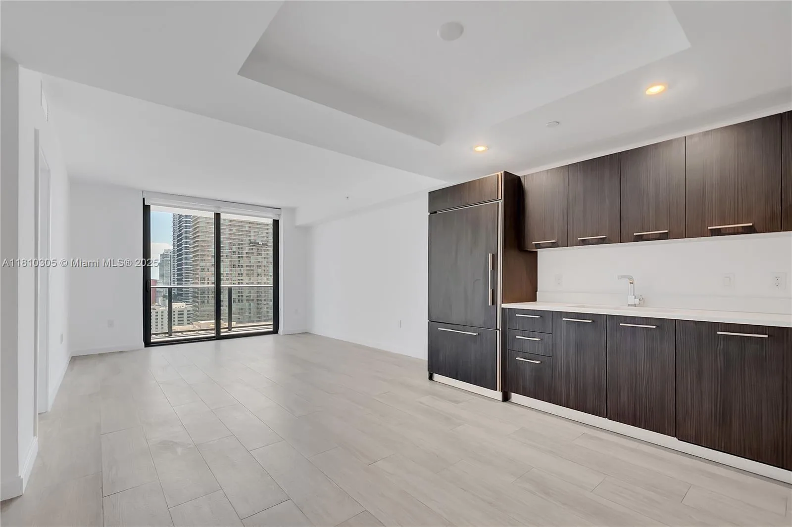 45 SW 9th St # 2105, Miami, FL 33130 photo 4