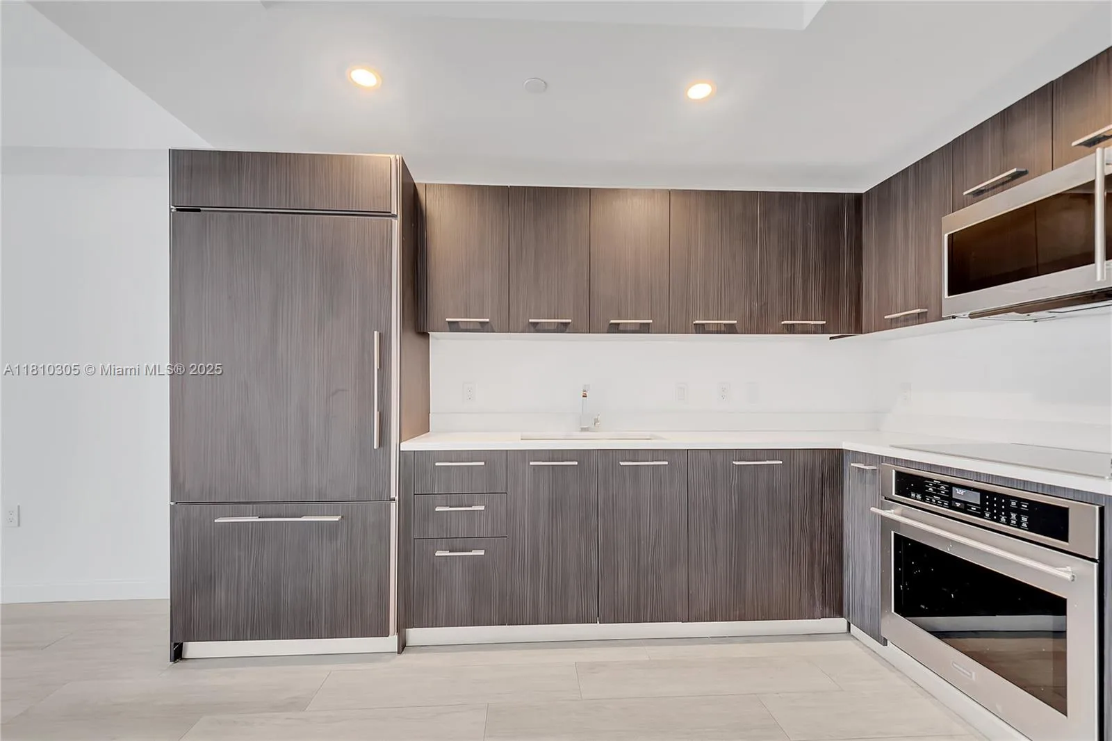 45 SW 9th St # 2105, Miami, FL 33130 photo 5