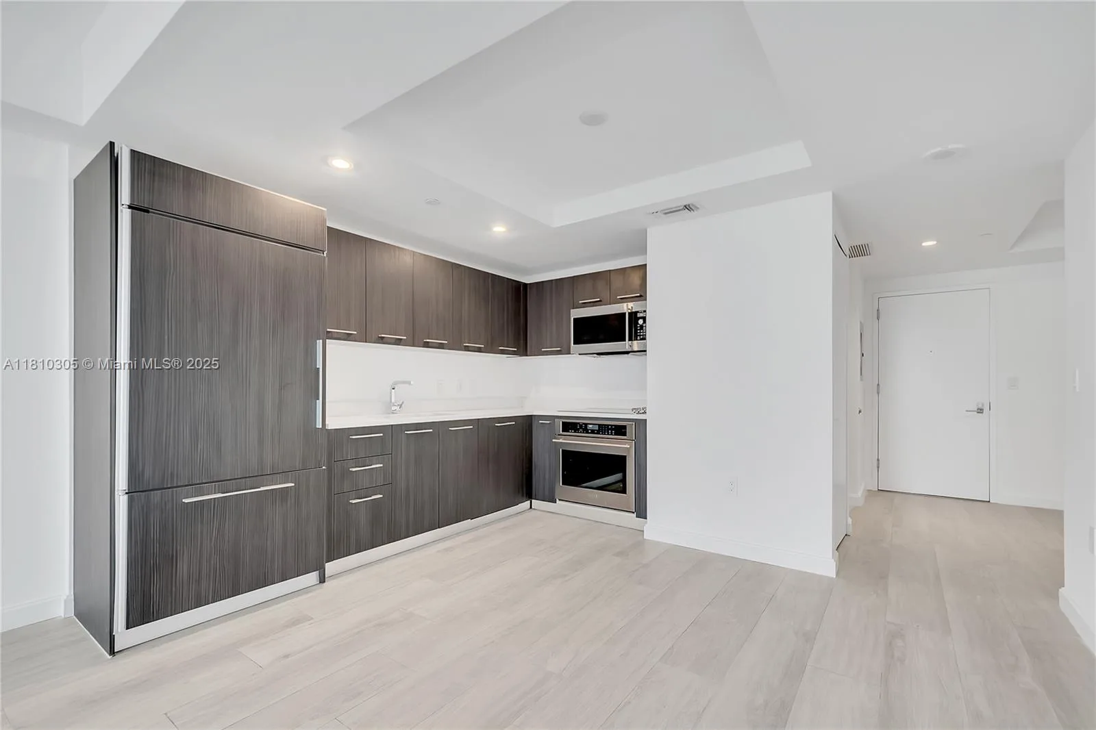 45 SW 9th St # 2105, Miami, FL 33130 photo 6