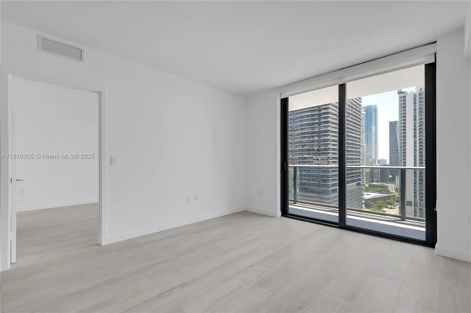 45 SW 9th St # 2105, Miami, FL 33130 photo 8