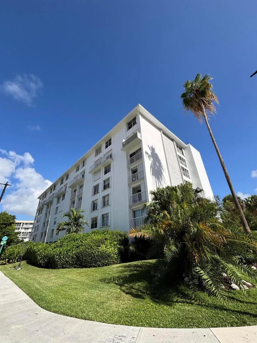 17800 ATLANTIC Boulevard # 302, Sunny Isles Beach, FL 33160