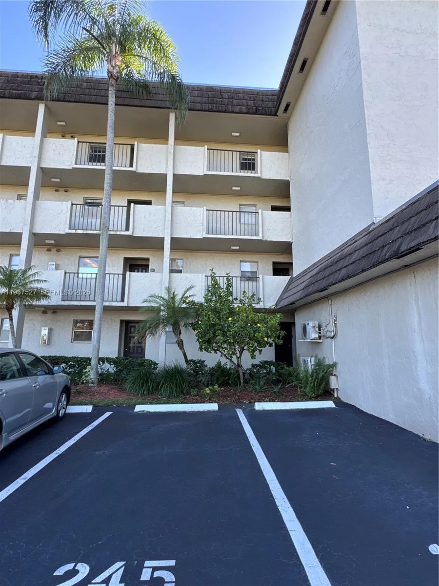 6080 NW 44th St # 107, Lauderhill, FL 33319 photo 2